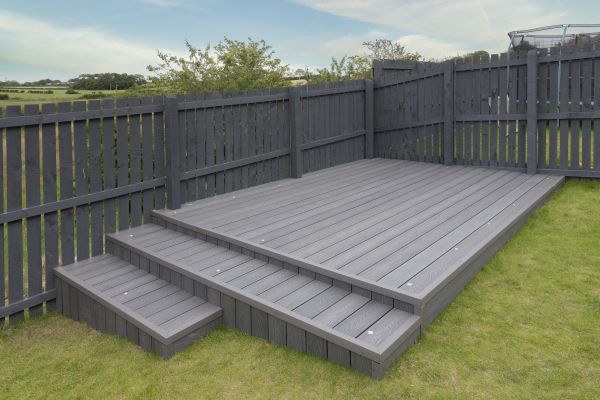 Vinyl Deck Construction in Puyallup